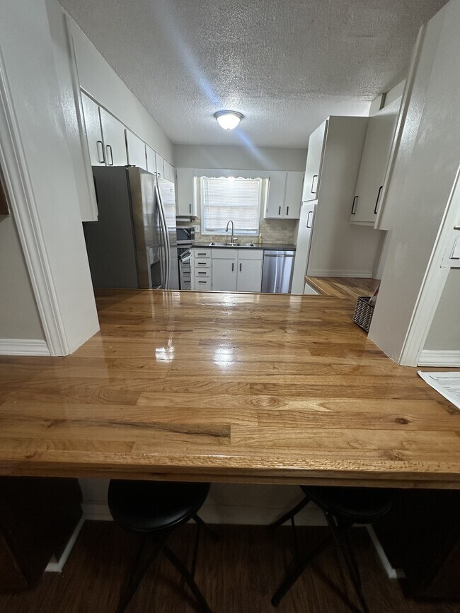 Building Photo - 125 Eaglewood Way