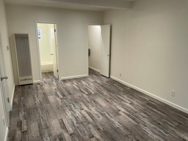 Primary Bedroom - 4032 Inglewood Blvd