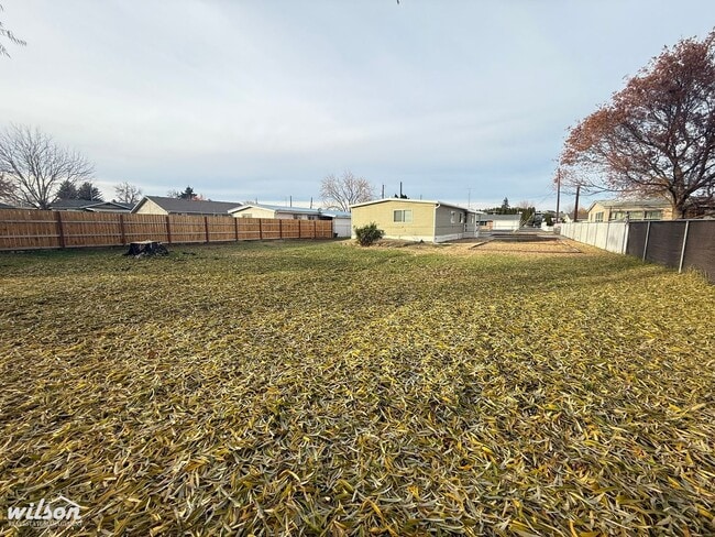 Building Photo - 3bd/2ba Home with a Large Yard - Near Randall Park!