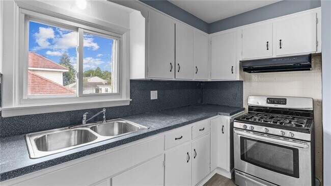 Building Photo - 168 Devonshire St