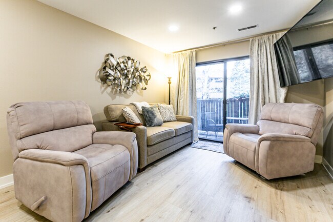 Building Photo - 6861 N 2200 W