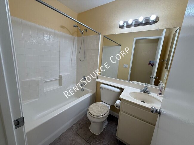 Building Photo - 1602 W Ave H-4