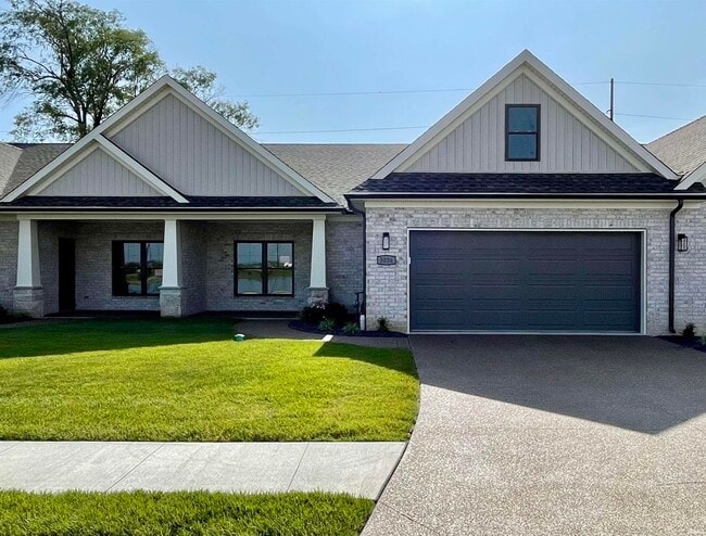 Primary Photo - 3036 White Oak Trl