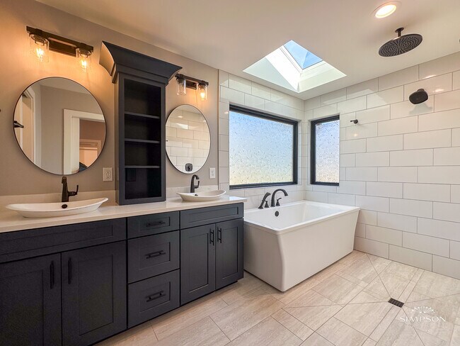 Building Photo - 1943 Townsend Ave