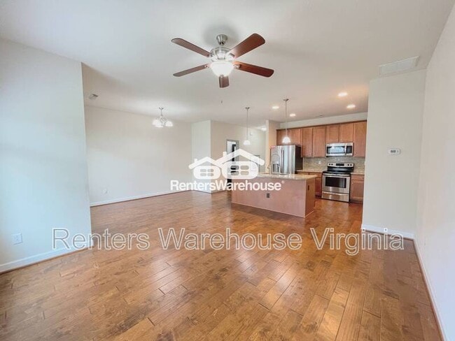 Building Photo - 1128 Winsford Ln