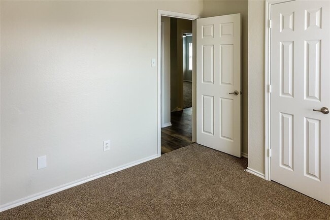 Building Photo - 11319 Seven Sisters Dr
