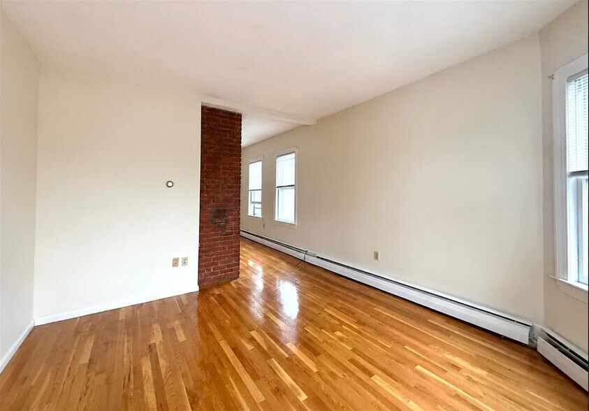 Building Photo - 66 Morton Ave