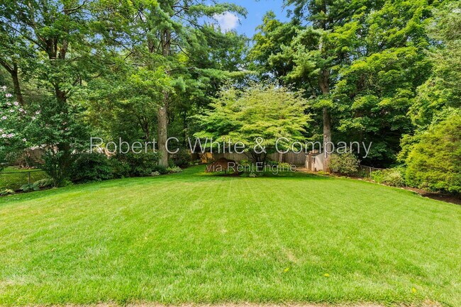 Building Photo - 24 Topstone Dr