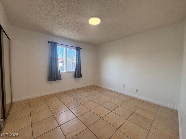 Building Photo - 1364 Pattee Cir