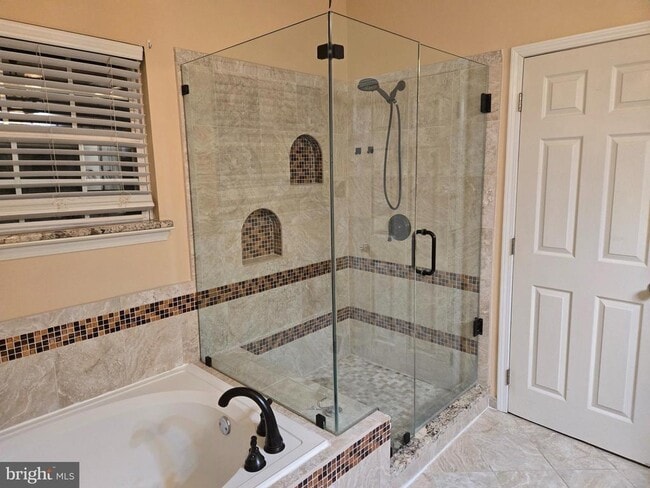 Building Photo - 115 Farrington Ct