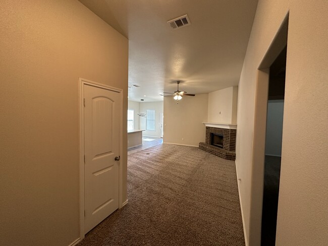 Entry Area and Closet - 7418 105th St