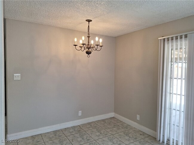 Building Photo - 4311 E El Esteban Way