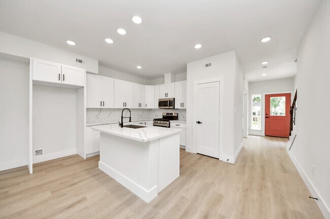 Building Photo - 1316 W Willis St