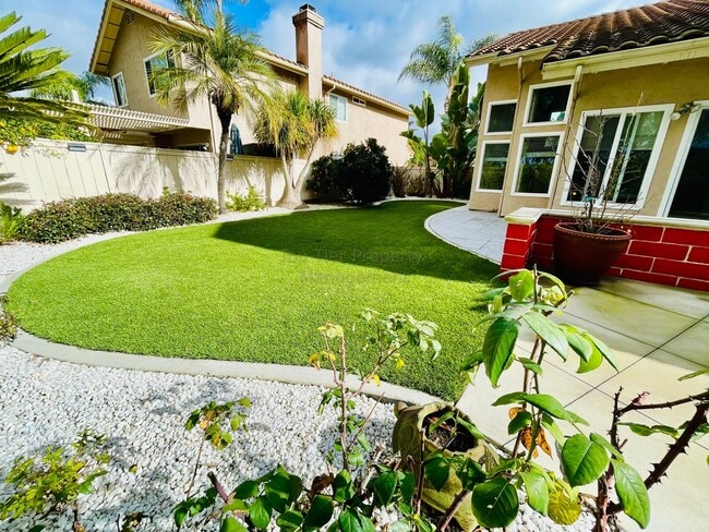Building Photo - ***4 bed / 2.5 bath / 2,067 sqft House in ...