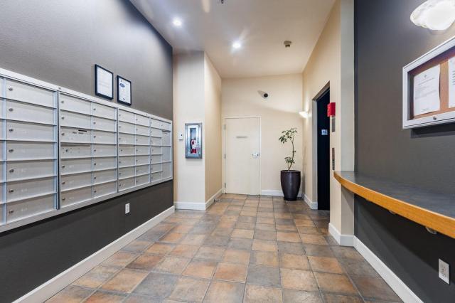 Building Photo - 0 bedroom in Seattle WA 98119