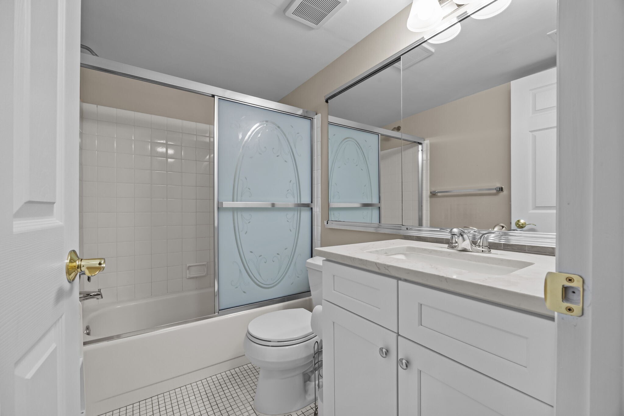 Building Photo - 560 Thrush Ct