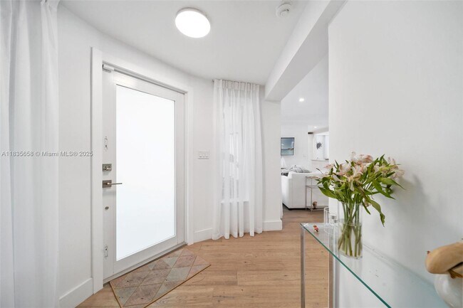 Building Photo - 440 W 62nd St