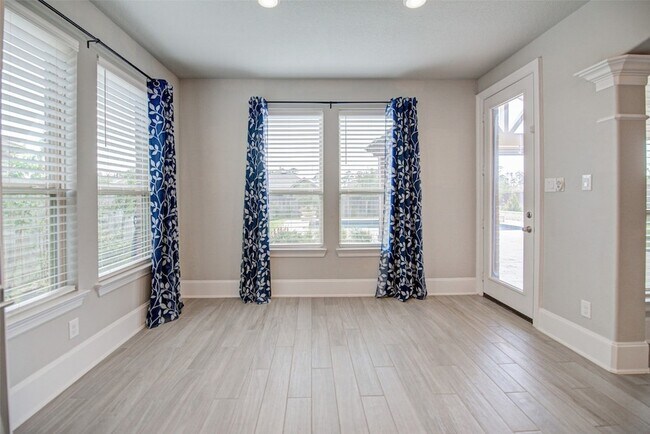 Building Photo - 67 Springtime Creek Dr