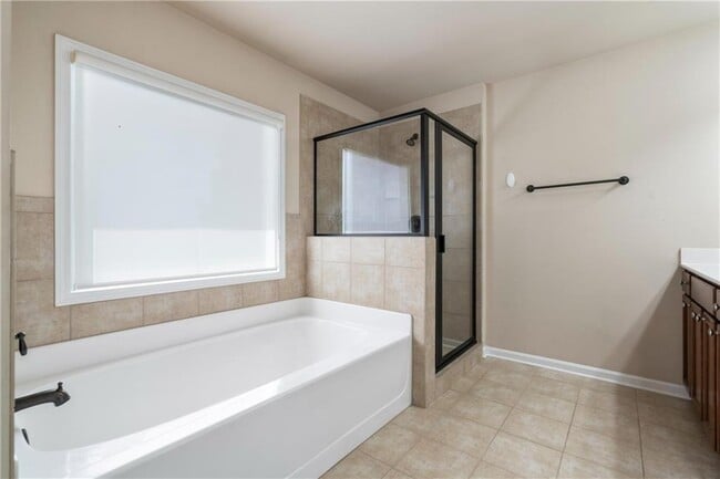 Building Photo - 6639 Trail Side Dr