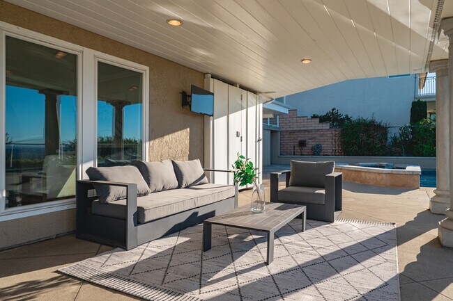 Building Photo - 11141 Limetree Dr