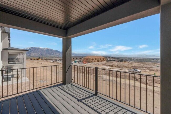 Building Photo - BRAND NEW LUXURY ROW END TOWNHOUSE W 2 CAR GARAGE