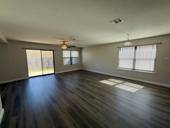 Building Photo - 828 Oatmeal Drive