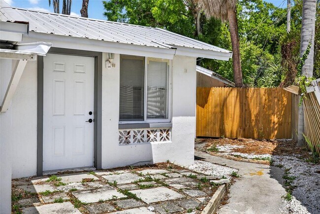 Building Photo - 3620 E Tampa Cir