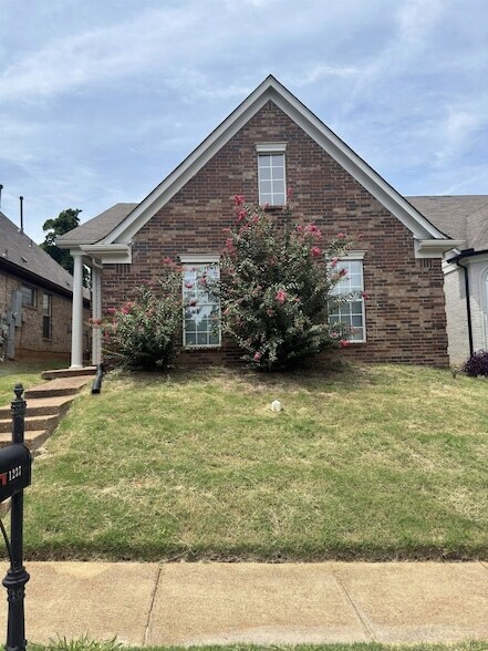 Building Photo - 1237 Travers Ln