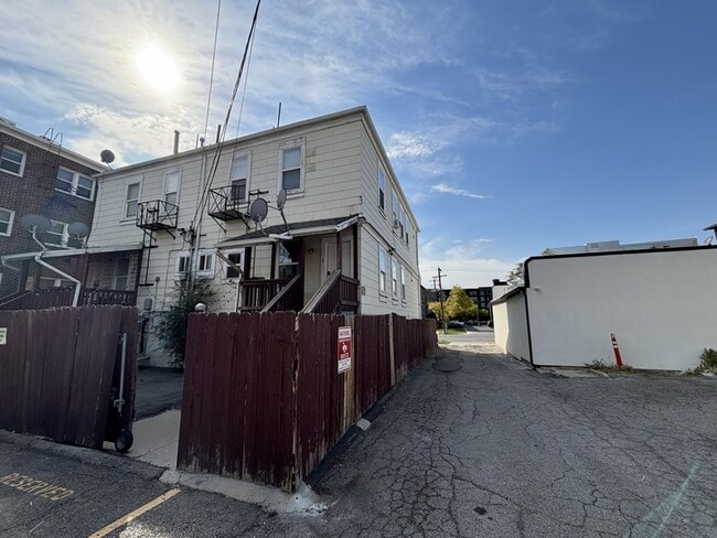 Building Photo - 517 E 500 S