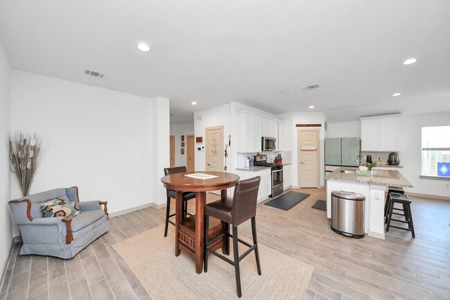 Building Photo - 13521 Bonita Is Wy