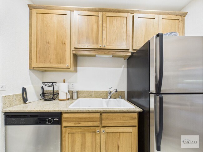 Building Photo - Fully Furnished Condo Available Now!