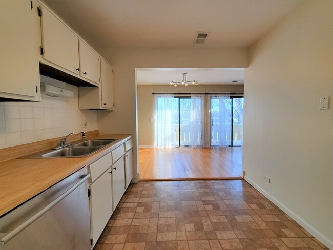 Building Photo - 733 Plum Tree Ct