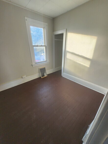 Building Photo - 6729 Forman Ave