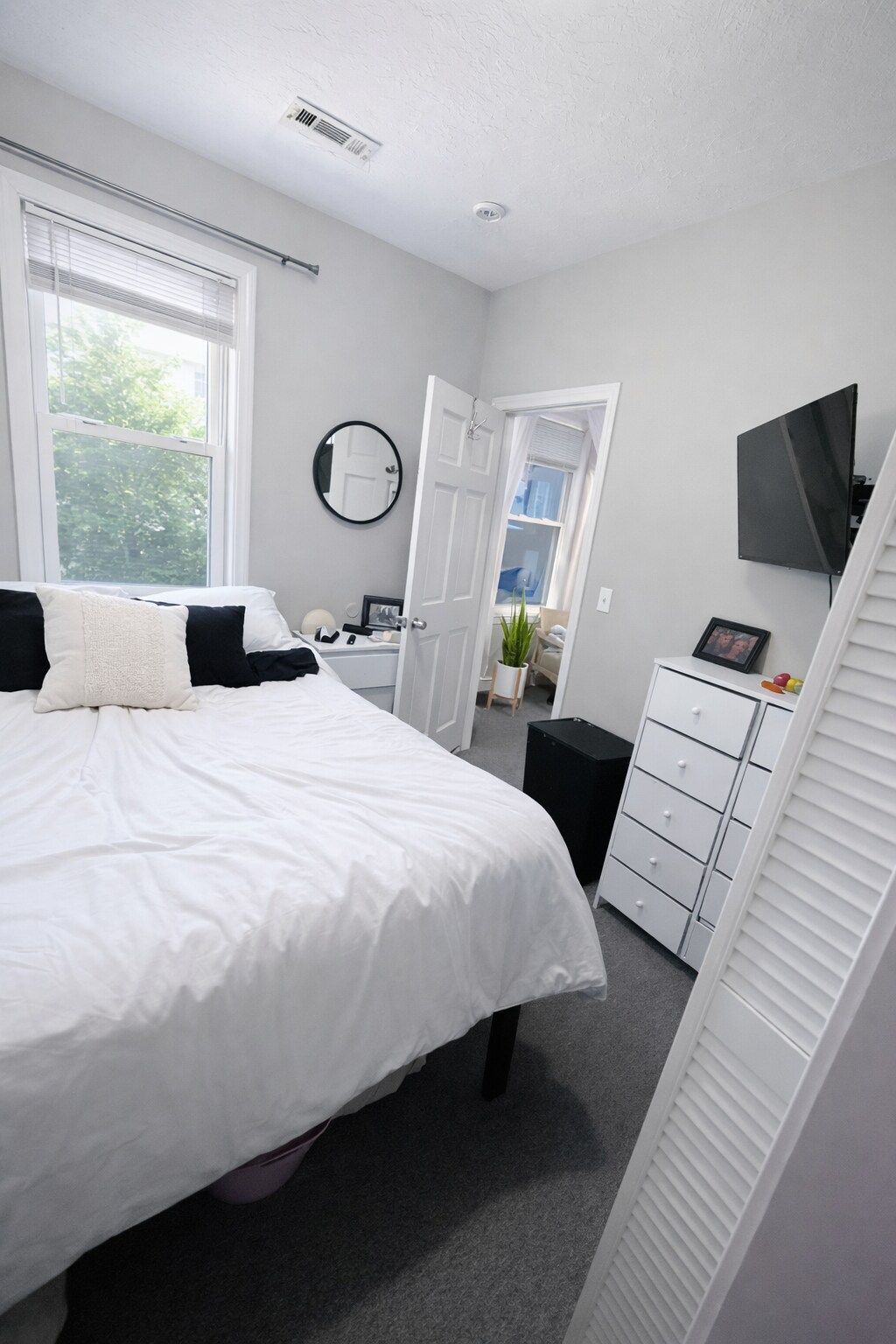 Building Photo - 158 I St