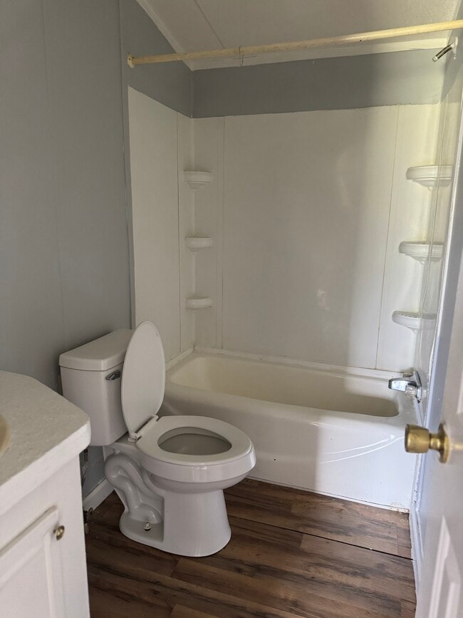 Building Photo - 712 House St