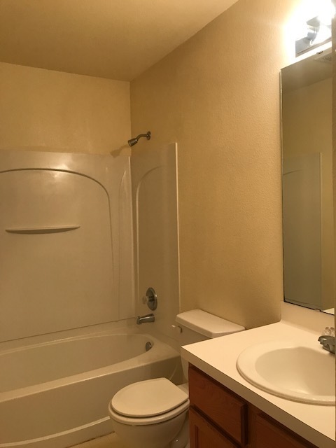Building Photo - Bryan -2 Story / 3 bedroom /2.5 bath / 2 c...