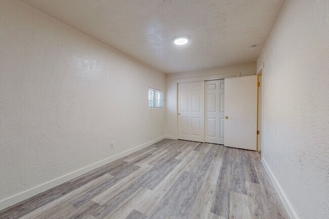 Building Photo - 721 Santa Fe Ave SW