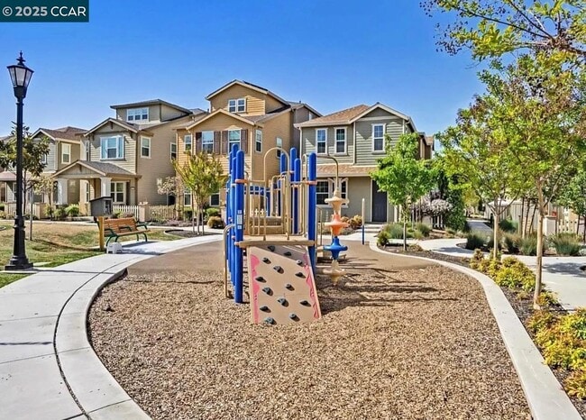 Building Photo - 221 Southpark Ct