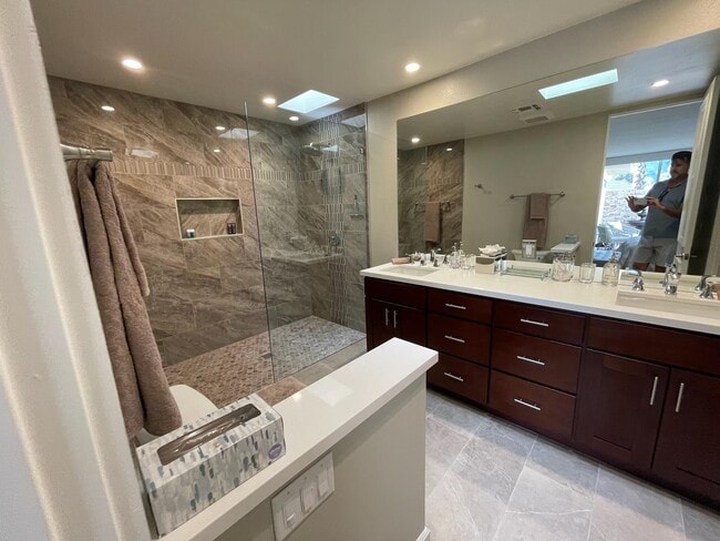 Building Photo - 76990 Lark Dr