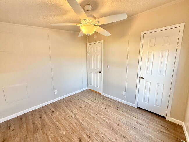 Building Photo - 2845 E 14th St