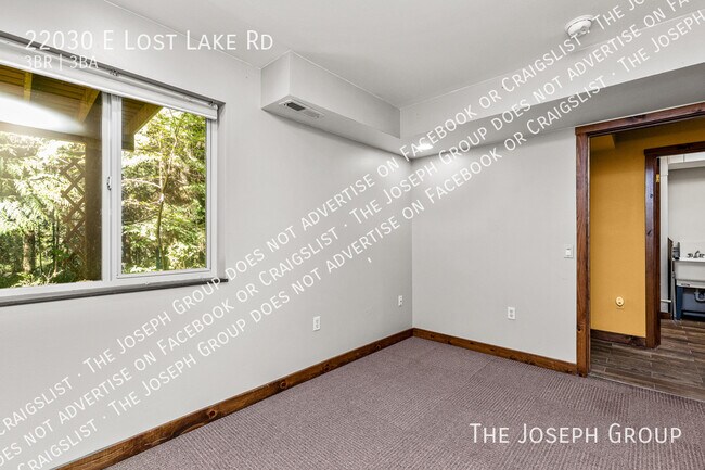 Building Photo - 22030 E Lost Lake Rd