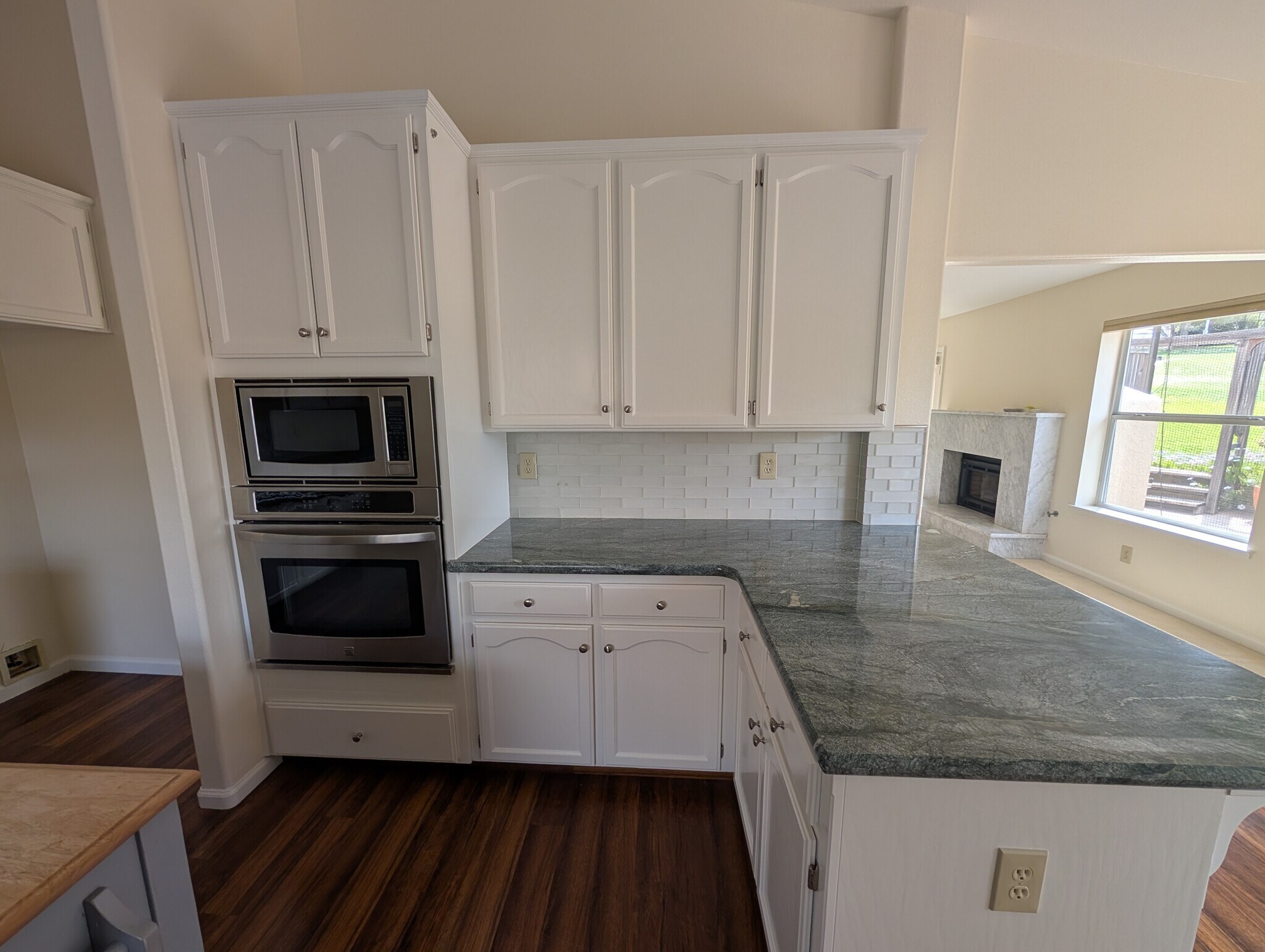 Building Photo - 520 Bobbys Ln