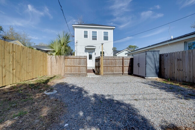 Building Photo - 615 E 33rd St