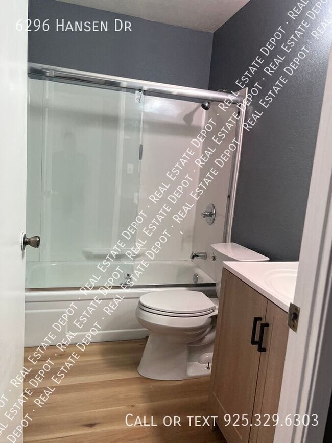 Building Photo - 6296 Hansen Dr