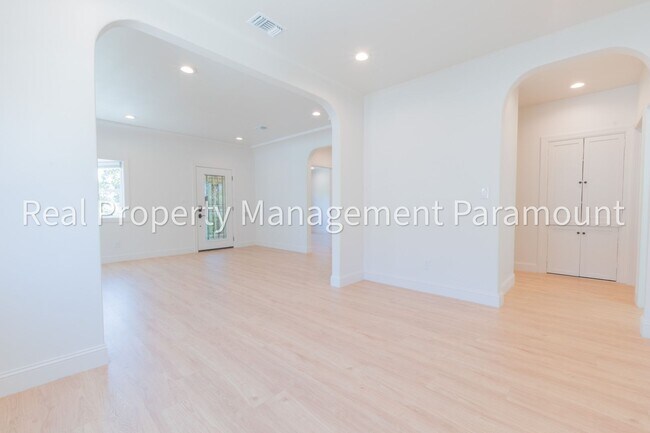 Building Photo - Beautiful Newly Renovated 3-Bedroom Home in a Prime Location