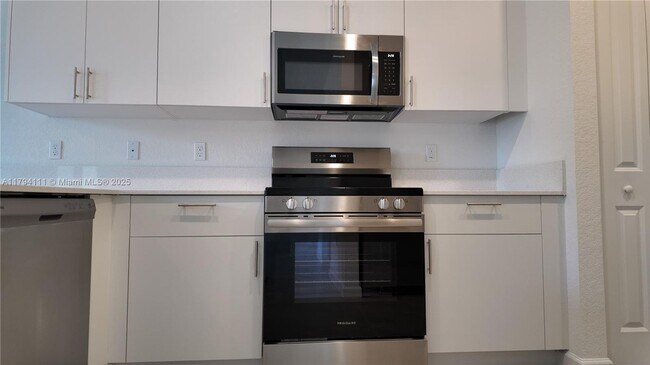 Building Photo - 3016 Park Pl