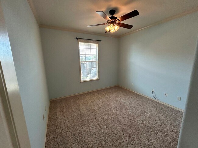 Building Photo - South College Station Townhome