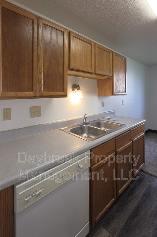 Building Photo - 2408 3rd Ave N