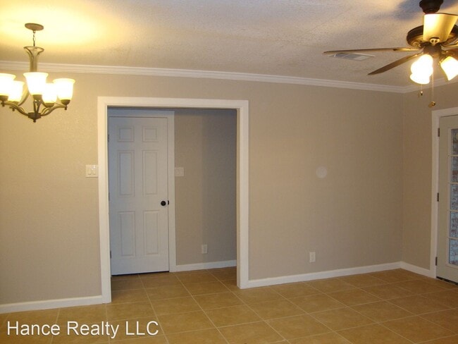 Building Photo - 2 br, 1 bath House - 6116-Evers Rd