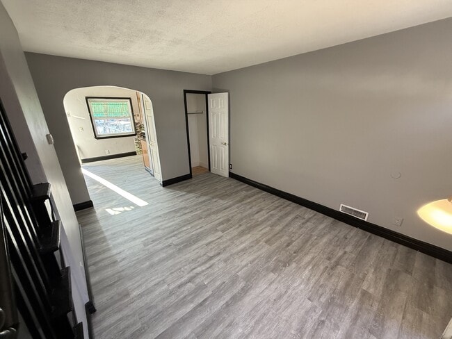 Building Photo - 419 Garden Ave